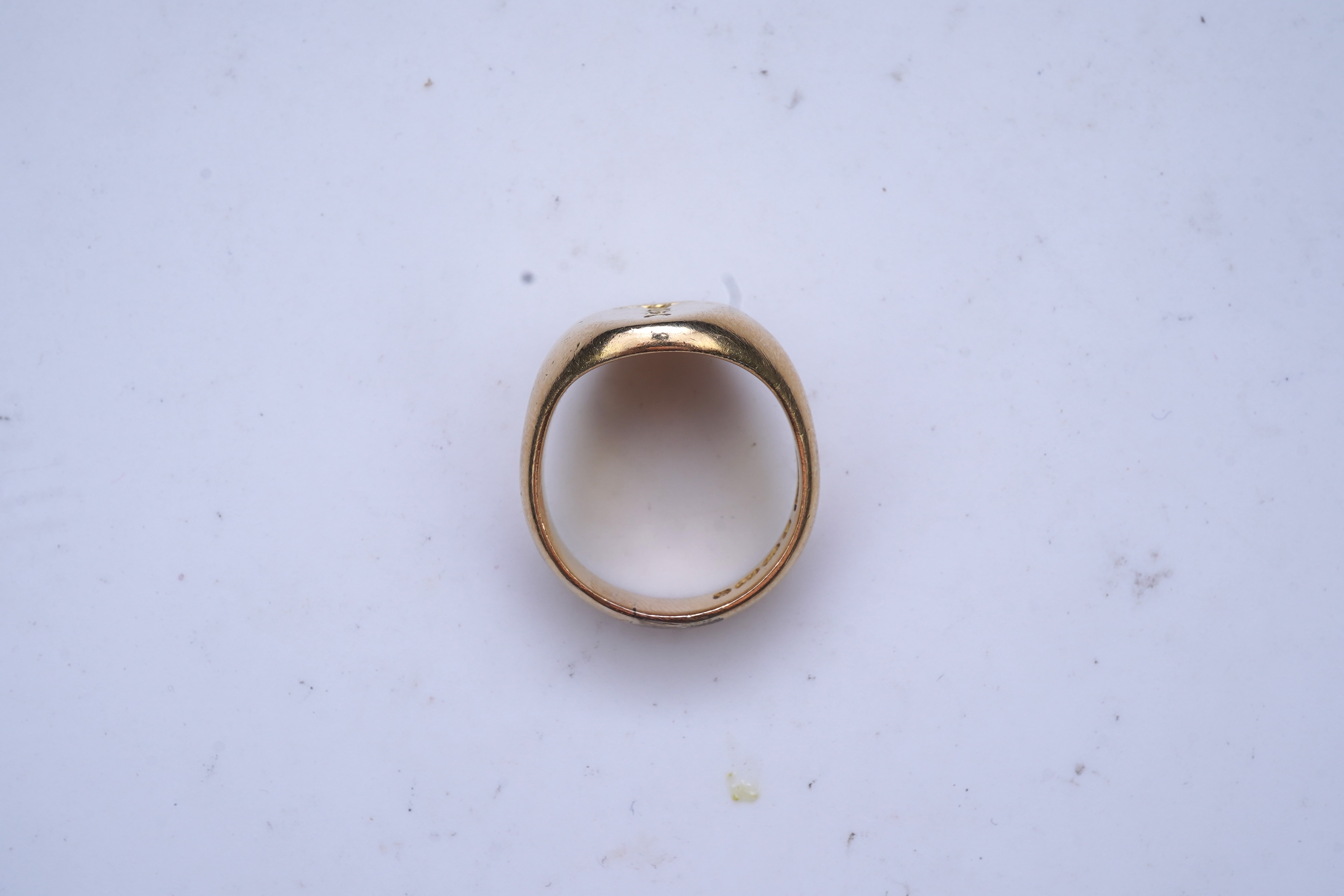 A Victorian 18ct gold signet ring, circa 1890